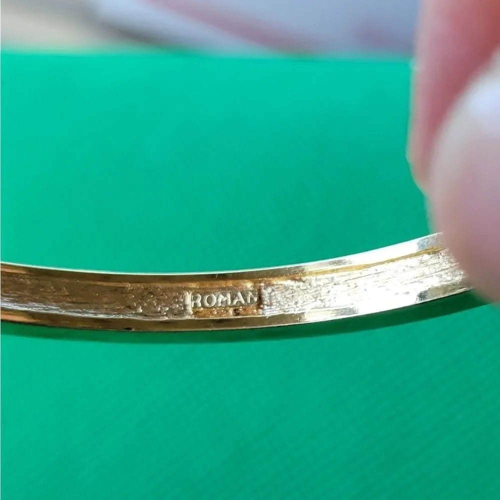 Roman vintage goldtone beautiful gold tone bracelet.